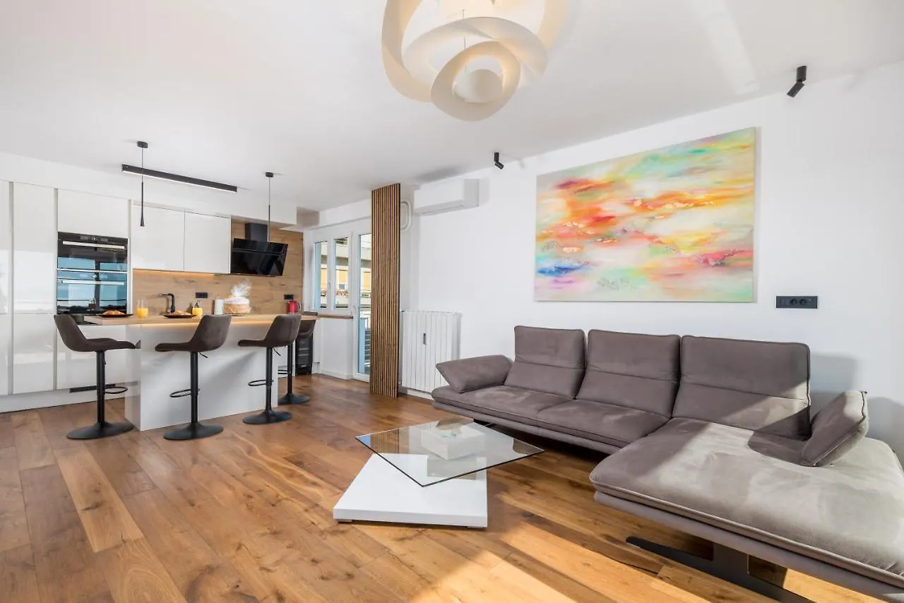 Aenei Delux Apartment Rijeka 0*,