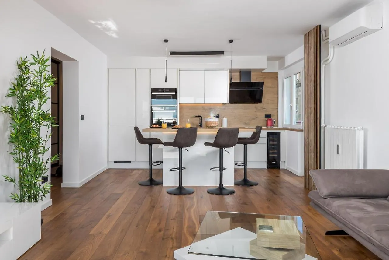 Aenei Delux Apartment Rijeka 0*,