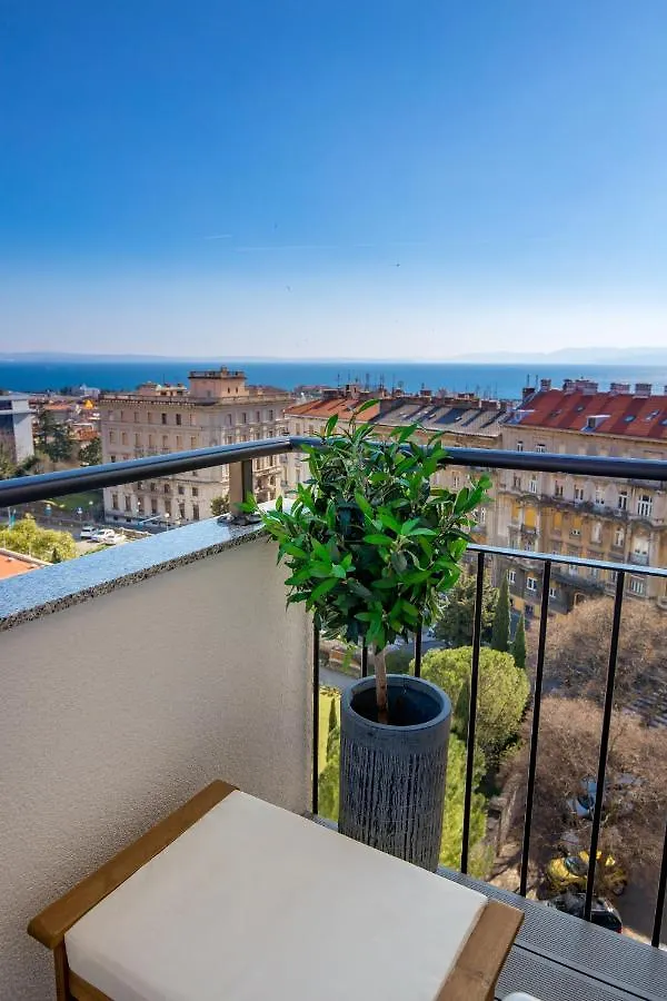 Aenei Delux Apartment Rijeka